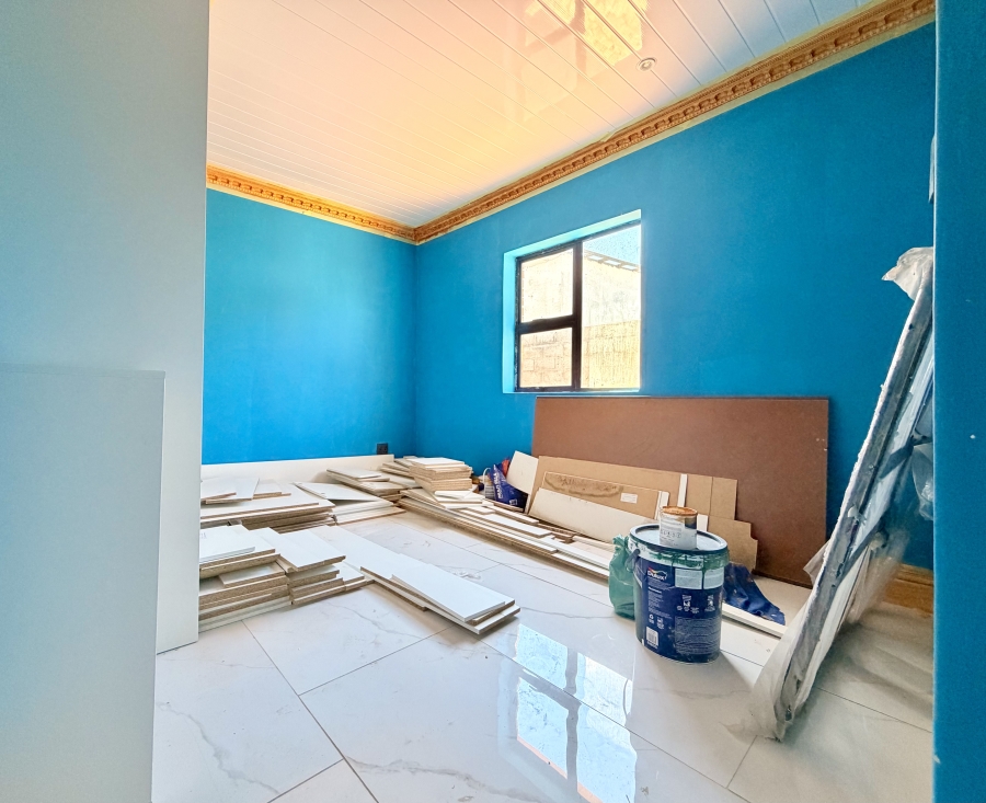 5 Bedroom Property for Sale in Hawston Western Cape